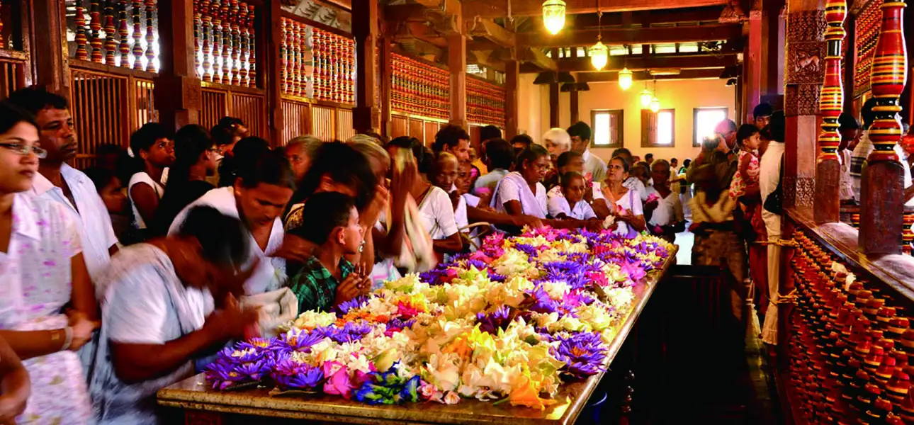 34-Kandy-DaladaMaligawa-G-4-ezgif.com-optiwebp